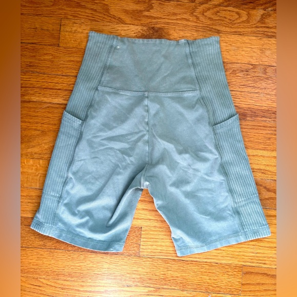 Aerie High Rise Olive Green Biker Shorts Women’s S - Picture 4 of 6